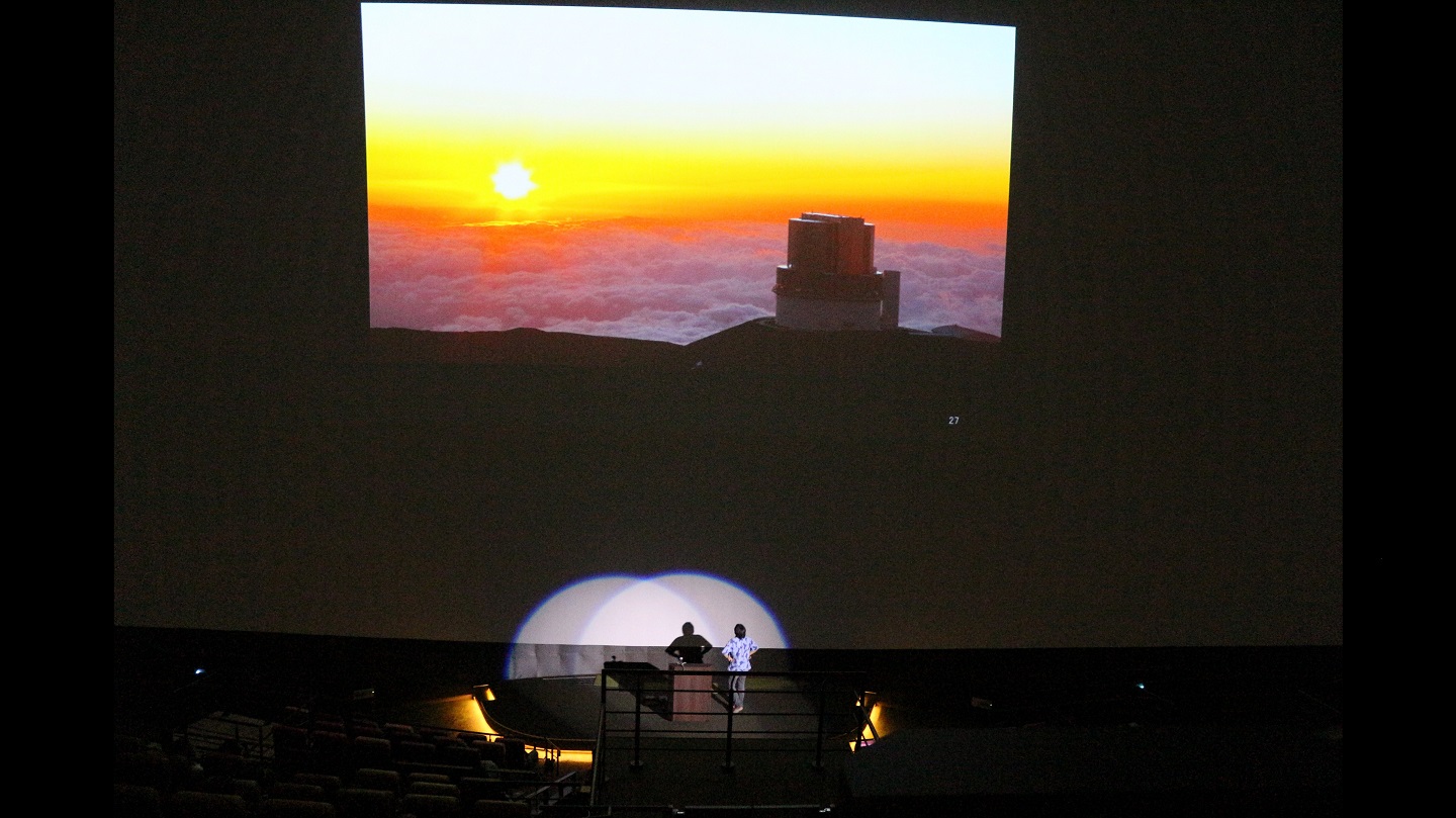 すばる望遠鏡～ハワイの「白い山」から宇宙を望む～